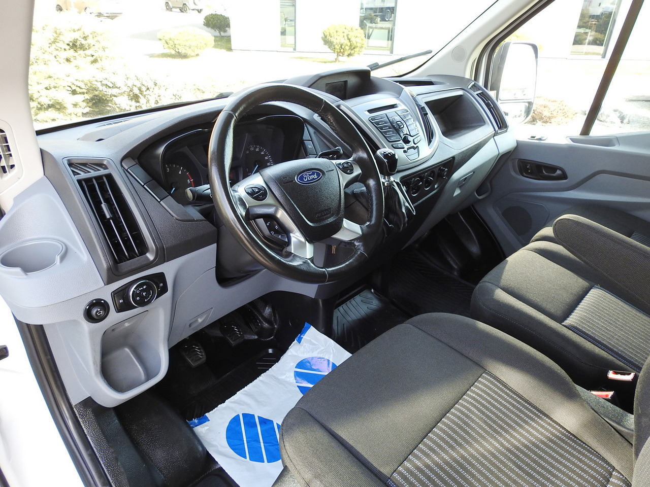 FORD TRANSIT BOX LIFT 8 PALLETS CRUISE CONTROL LED LIGHTS TWIN WHEELS AIR CONDITIONING 170HP - Furgoneta: foto 2 FORD TRANSIT BOX LIFT 8 PALLETS CRUISE CONTROL LED LIGHTS TWIN WHEELS AIR CONDITIONING 170HP - Furgoneta: foto 2