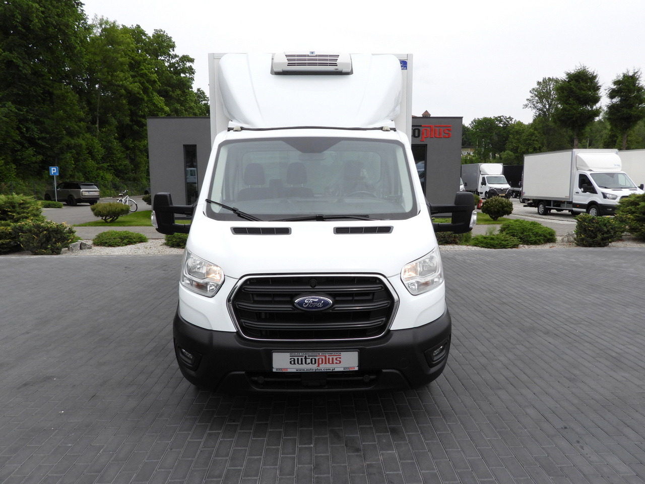 FORD TRANSIT BOX / REFRIGERATOR BOX 5*C / CRUISE CONTROL LED LIGHTS TWIN WHEELS AIR CONDITIONING 130HP - Furgoneta: foto 5 FORD TRANSIT BOX / REFRIGERATOR BOX 5*C / CRUISE CONTROL LED LIGHTS TWIN WHEELS AIR CONDITIONING 130HP - Furgoneta: foto 5