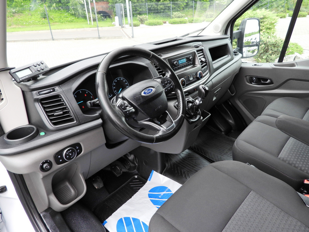 FORD TRANSIT BOX / REFRIGERATOR BOX 5*C / CRUISE CONTROL LED LIGHTS TWIN WHEELS AIR CONDITIONING 130HP - Furgoneta: foto 2 FORD TRANSIT BOX / REFRIGERATOR BOX 5*C / CRUISE CONTROL LED LIGHTS TWIN WHEELS AIR CONDITIONING 130HP - Furgoneta: foto 2