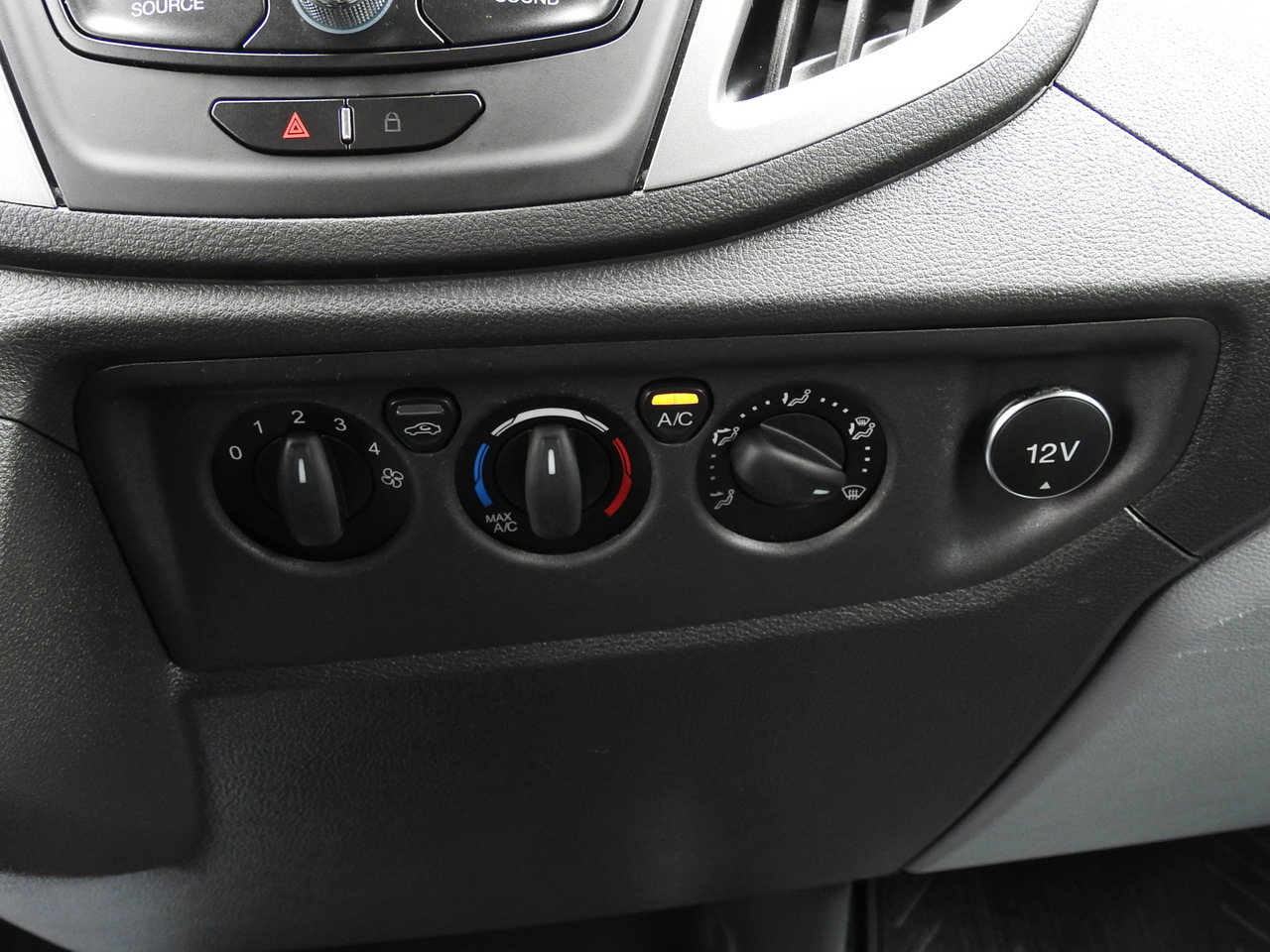 Frigorífico furgoneta FORD TRANSIT REFRIGERATOR VAN 0*C HEATING FUNCTION POWER SUPPLY 230V CRUISE CONTROL NAVIGATION AIR CONDITIONING LED LIGHTS 130HP: foto 46 Frigorífico furgoneta FORD TRANSIT REFRIGERATOR VAN 0*C HEATING FUNCTION POWER SUPPLY 230V CRUISE CONTROL NAVIGATION AIR CONDITIONING LED LIGHTS 130HP: foto 46