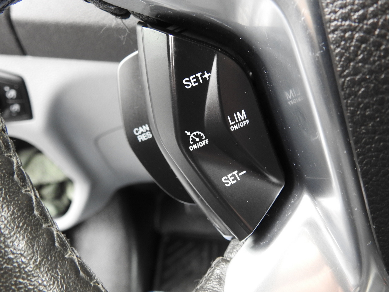 Frigorífico furgoneta FORD TRANSIT REFRIGERATOR VAN 0*C HEATING FUNCTION POWER SUPPLY 230V CRUISE CONTROL NAVIGATION AIR CONDITIONING LED LIGHTS 130HP: foto 41 Frigorífico furgoneta FORD TRANSIT REFRIGERATOR VAN 0*C HEATING FUNCTION POWER SUPPLY 230V CRUISE CONTROL NAVIGATION AIR CONDITIONING LED LIGHTS 130HP: foto 41