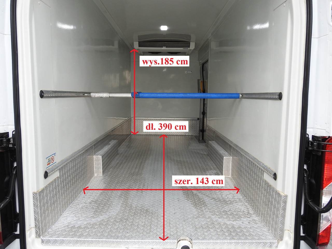 Frigorífico furgoneta FORD TRANSIT REFRIGERATOR VAN 0*C HEATING FUNCTION POWER SUPPLY 230V CRUISE CONTROL NAVIGATION AIR CONDITIONING LED LIGHTS 130HP: foto 13 Frigorífico furgoneta FORD TRANSIT REFRIGERATOR VAN 0*C HEATING FUNCTION POWER SUPPLY 230V CRUISE CONTROL NAVIGATION AIR CONDITIONING LED LIGHTS 130HP: foto 13