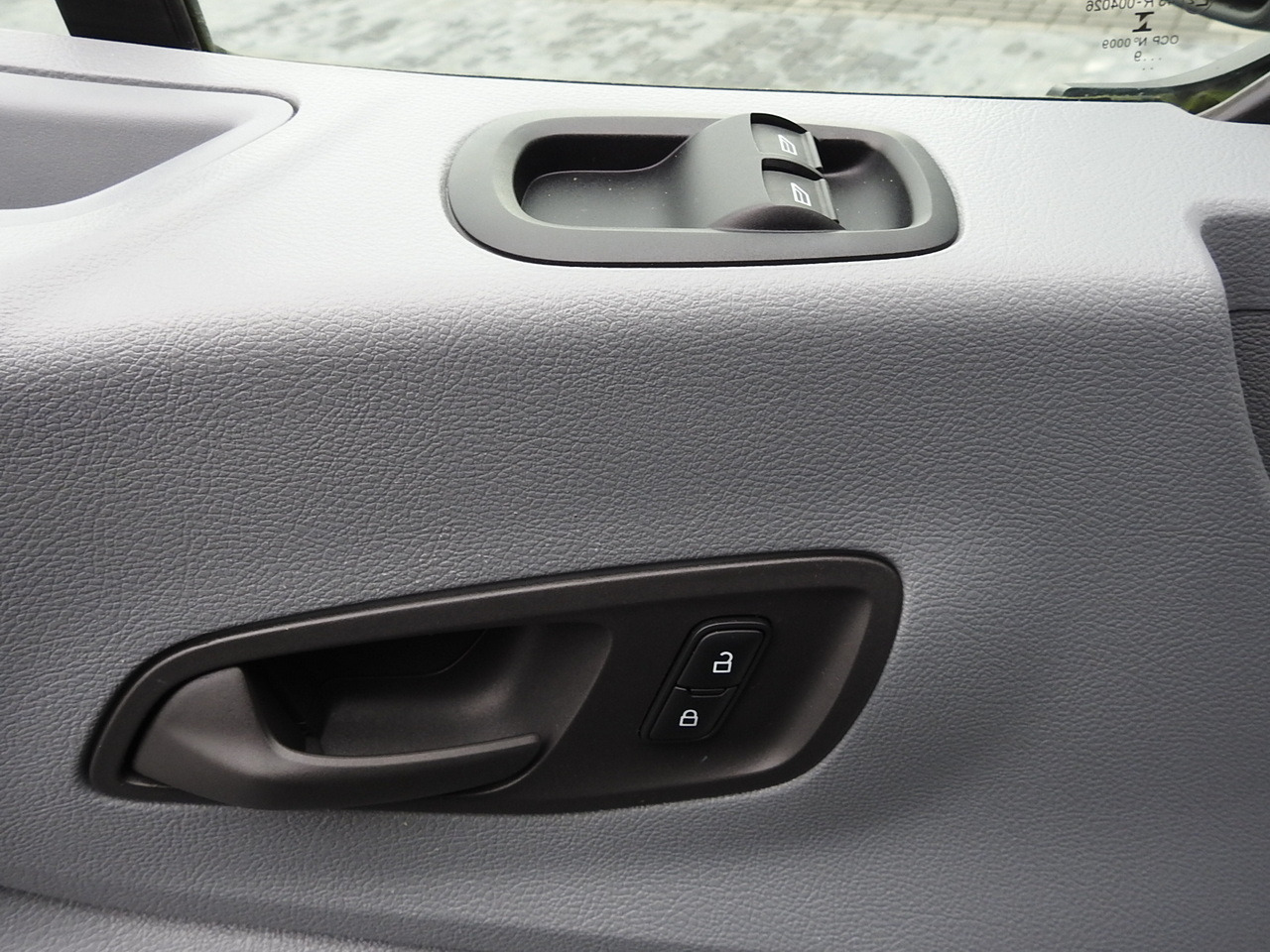 Frigorífico furgoneta FORD TRANSIT REFRIGERATOR VAN 0*C HEATING FUNCTION POWER SUPPLY 230V CRUISE CONTROL NAVIGATION AIR CONDITIONING LED LIGHTS 130HP: foto 37 Frigorífico furgoneta FORD TRANSIT REFRIGERATOR VAN 0*C HEATING FUNCTION POWER SUPPLY 230V CRUISE CONTROL NAVIGATION AIR CONDITIONING LED LIGHTS 130HP: foto 37