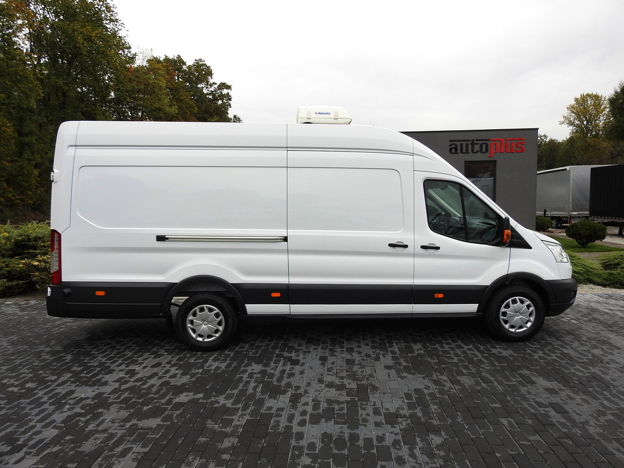 Frigorífico furgoneta FORD TRANSIT REFRIGERATOR VAN 0*C HEATING FUNCTION POWER SUPPLY 230V CRUISE CONTROL NAVIGATION AIR CONDITIONING LED LIGHTS 130HP: foto 7 Frigorífico furgoneta FORD TRANSIT REFRIGERATOR VAN 0*C HEATING FUNCTION POWER SUPPLY 230V CRUISE CONTROL NAVIGATION AIR CONDITIONING LED LIGHTS 130HP: foto 7