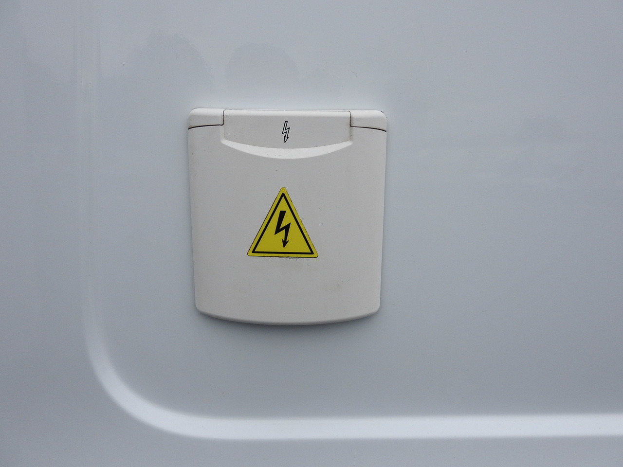 Frigorífico furgoneta FORD TRANSIT REFRIGERATOR VAN 0*C HEATING FUNCTION POWER SUPPLY 230V CRUISE CONTROL NAVIGATION AIR CONDITIONING LED LIGHTS 130HP: foto 31 Frigorífico furgoneta FORD TRANSIT REFRIGERATOR VAN 0*C HEATING FUNCTION POWER SUPPLY 230V CRUISE CONTROL NAVIGATION AIR CONDITIONING LED LIGHTS 130HP: foto 31