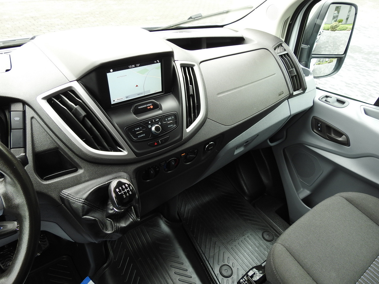 Frigorífico furgoneta FORD TRANSIT REFRIGERATOR VAN 0*C HEATING FUNCTION POWER SUPPLY 230V CRUISE CONTROL NAVIGATION AIR CONDITIONING LED LIGHTS 130HP: foto 42 Frigorífico furgoneta FORD TRANSIT REFRIGERATOR VAN 0*C HEATING FUNCTION POWER SUPPLY 230V CRUISE CONTROL NAVIGATION AIR CONDITIONING LED LIGHTS 130HP: foto 42