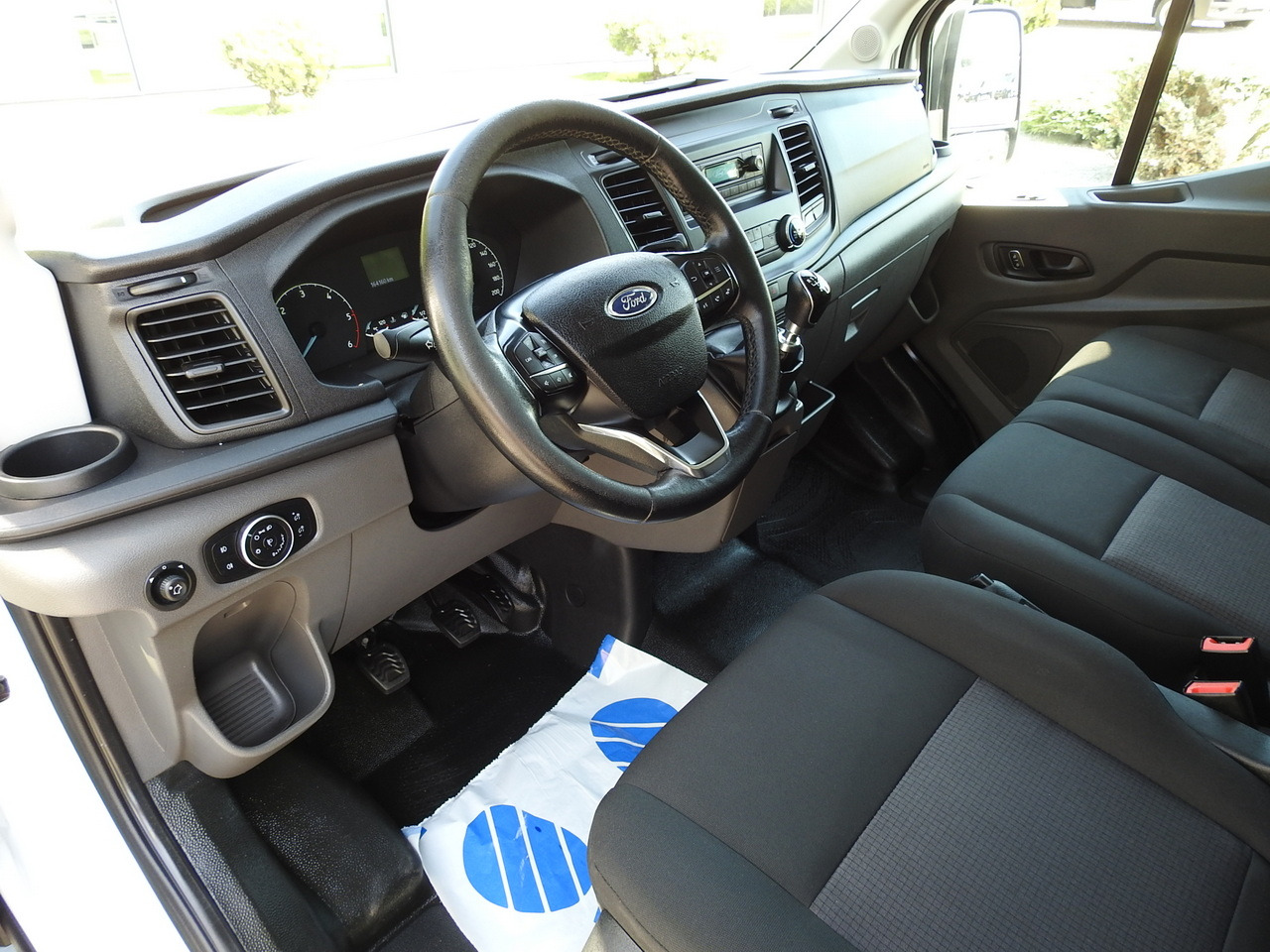 FORD TRANSIT REGRIGERATOR BOX 0*C POWER SUPPLY 230V CRUISE CONTROL AIR CONDITIONING TWIN WHEELS 170HP - Frigorífico furgoneta: foto 2 FORD TRANSIT REGRIGERATOR BOX 0*C POWER SUPPLY 230V CRUISE CONTROL AIR CONDITIONING TWIN WHEELS 170HP - Frigorífico furgoneta: foto 2