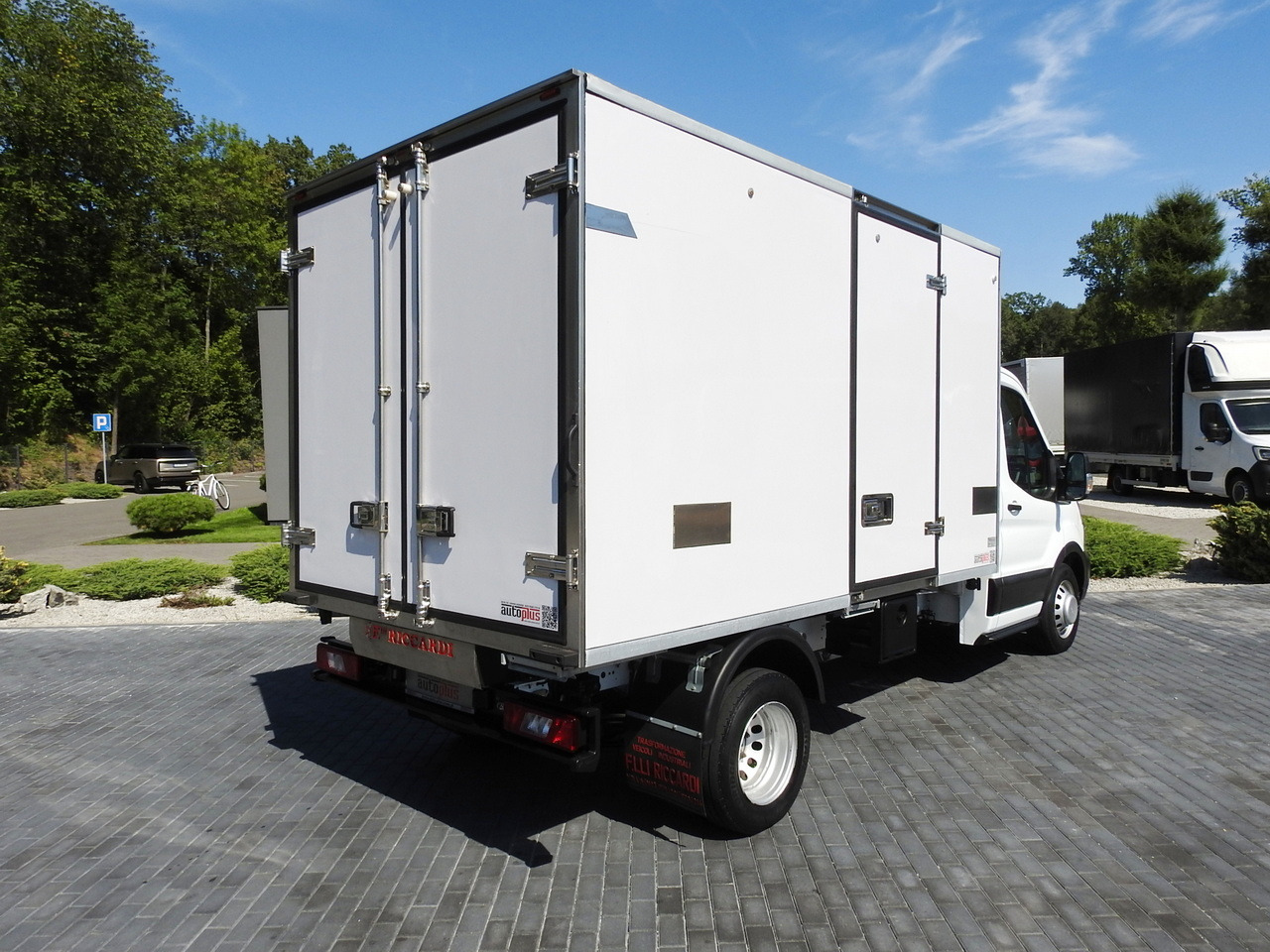 FORD TRANSIT REGRIGERATOR BOX 0*C POWER SUPPLY 230V CRUISE CONTROL AIR CONDITIONING TWIN WHEELS 170HP - Frigorífico furgoneta: foto 3 FORD TRANSIT REGRIGERATOR BOX 0*C POWER SUPPLY 230V CRUISE CONTROL AIR CONDITIONING TWIN WHEELS 170HP - Frigorífico furgoneta: foto 3