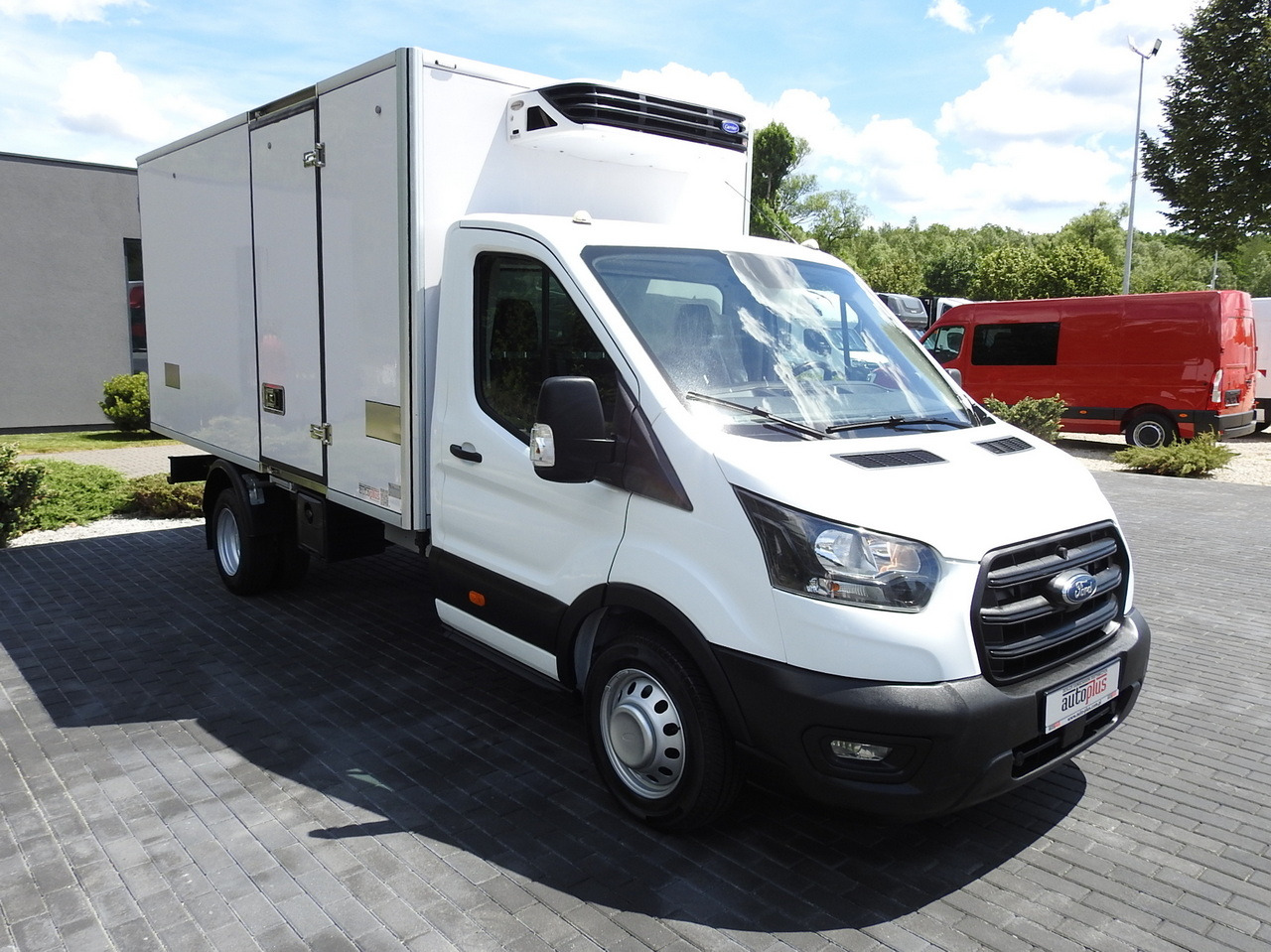 FORD TRANSIT REGRIGERATOR BOX 0*C POWER SUPPLY 230V CRUISE CONTROL AIR CONDITIONING TWIN WHEELS  170HP - Frigorífico furgoneta: foto 4 FORD TRANSIT REGRIGERATOR BOX 0*C POWER SUPPLY 230V CRUISE CONTROL AIR CONDITIONING TWIN WHEELS  170HP - Frigorífico furgoneta: foto 4
