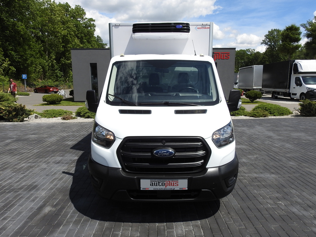 FORD TRANSIT REGRIGERATOR BOX 0*C POWER SUPPLY 230V CRUISE CONTROL AIR CONDITIONING TWIN WHEELS  170HP - Frigorífico furgoneta: foto 5 FORD TRANSIT REGRIGERATOR BOX 0*C POWER SUPPLY 230V CRUISE CONTROL AIR CONDITIONING TWIN WHEELS  170HP - Frigorífico furgoneta: foto 5
