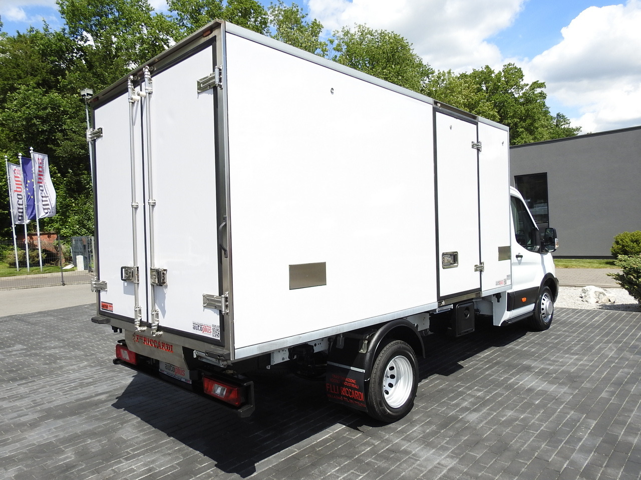 FORD TRANSIT REGRIGERATOR BOX 0*C POWER SUPPLY 230V CRUISE CONTROL AIR CONDITIONING TWIN WHEELS  170HP - Frigorífico furgoneta: foto 3 FORD TRANSIT REGRIGERATOR BOX 0*C POWER SUPPLY 230V CRUISE CONTROL AIR CONDITIONING TWIN WHEELS  170HP - Frigorífico furgoneta: foto 3