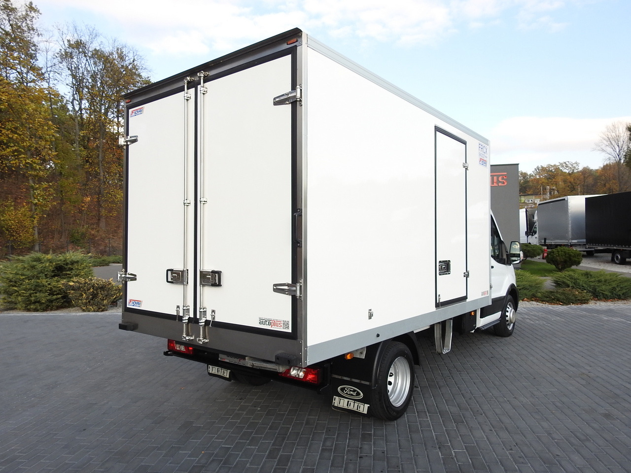 FORD TRANSIT REGRIGERATOR BOX -10*C POWER SUPPLY 230V CRUISE CONTROL AIR CONDITIONING LED LIGHTS PNEUMATICS TWIN WHEELS 130HP - Frigorífico furgoneta: foto 3 FORD TRANSIT REGRIGERATOR BOX -10*C POWER SUPPLY 230V CRUISE CONTROL AIR CONDITIONING LED LIGHTS PNEUMATICS TWIN WHEELS 130HP - Frigorífico furgoneta: foto 3