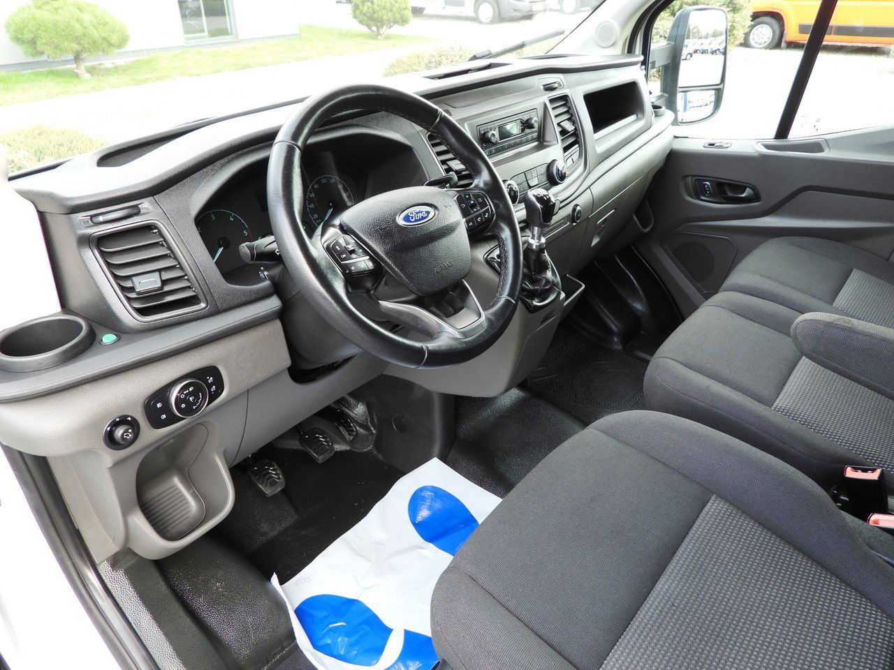 FORD TRANSIT STAKE BODY TARPAULIN DOUBLE CABIN DOKA 7 SEATS CRUISE CONTROL LED LIGHTS AIR CONDITIONING 130HP - Caja abierta furgoneta: foto 2 FORD TRANSIT STAKE BODY TARPAULIN DOUBLE CABIN DOKA 7 SEATS CRUISE CONTROL LED LIGHTS AIR CONDITIONING 130HP - Caja abierta furgoneta: foto 2