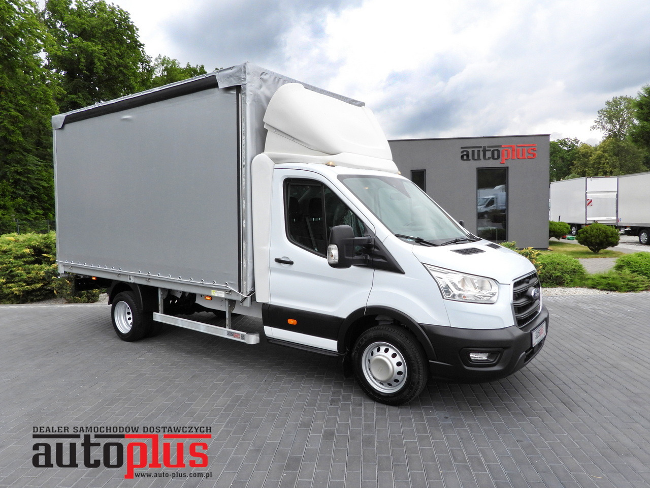 FORD TRANSIT TARPAULIN 8 PALLETS CRUISE CONTROL LED LIGHTS TWIN WHEELS AIR CONDITIONING 130HP - Furgoneta con caja de lona: foto 1 FORD TRANSIT TARPAULIN 8 PALLETS CRUISE CONTROL LED LIGHTS TWIN WHEELS AIR CONDITIONING 130HP - Furgoneta con caja de lona: foto 1