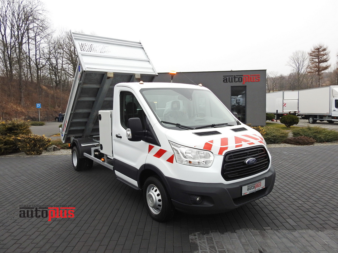 FORD TRANSIT TIPPER CRUISE CONTROL AIR CONDITIONING TWIN WHEELS 170HP - Volquete furgoneta: foto 1 FORD TRANSIT TIPPER CRUISE CONTROL AIR CONDITIONING TWIN WHEELS 170HP - Volquete furgoneta: foto 1