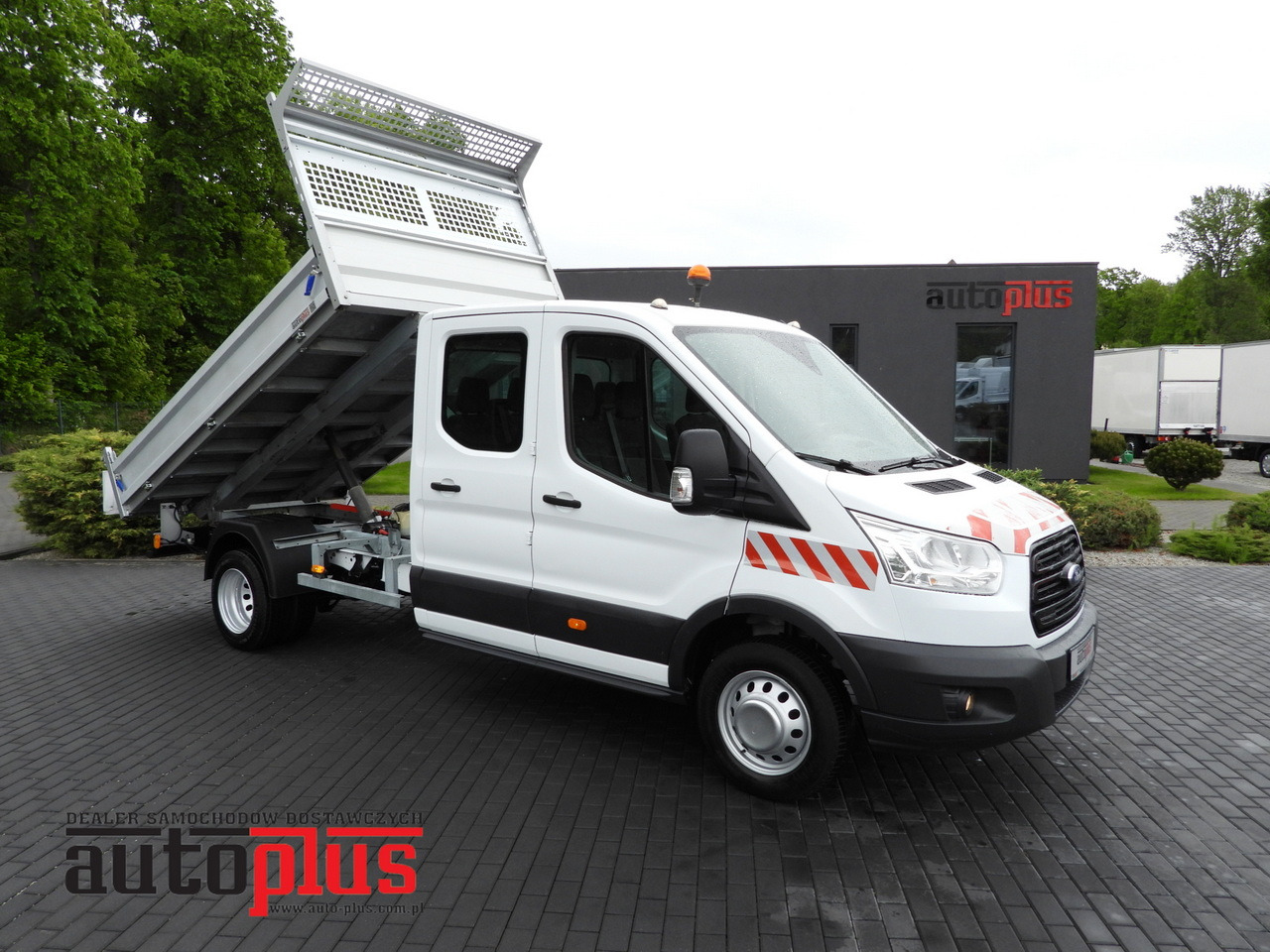 FORD TRANSIT TIPPER DOUBLE CABIN DOKA 6 SEATS CRUISE CONTROL AIR CONDITIONING TWIN WHEELS 170HP - Volquete furgoneta: foto 1 FORD TRANSIT TIPPER DOUBLE CABIN DOKA 6 SEATS CRUISE CONTROL AIR CONDITIONING TWIN WHEELS 170HP - Volquete furgoneta: foto 1
