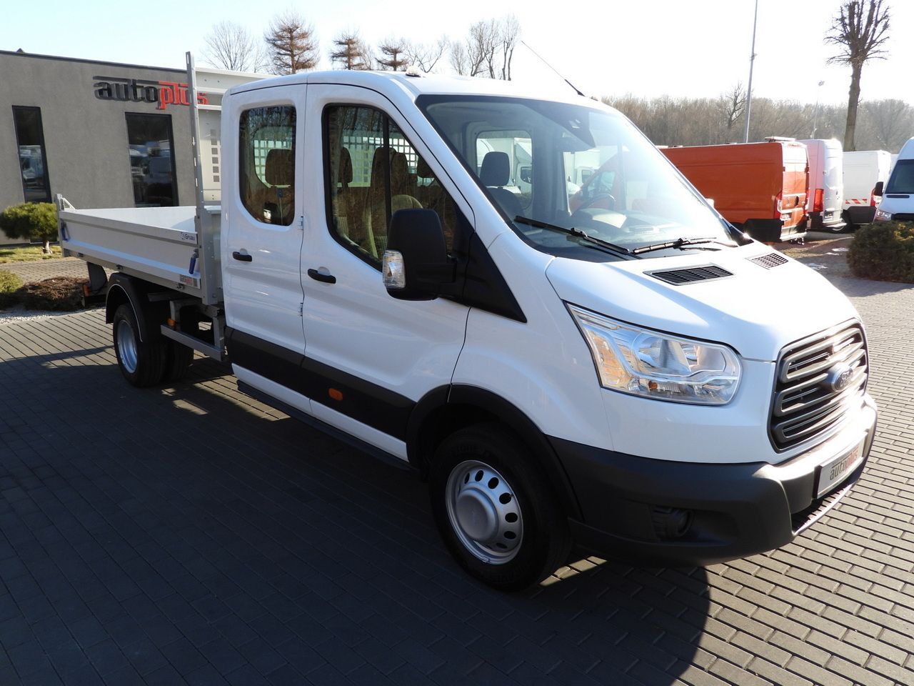 FORD TRANSIT TIPPER DOUBLE CABIN DOKA 6 SEATS CRUISE CONTROL LED LIGHTS TWIN WHEELS AIR CONDITIONING 170HP - Volquete furgoneta: foto 4 FORD TRANSIT TIPPER DOUBLE CABIN DOKA 6 SEATS CRUISE CONTROL LED LIGHTS TWIN WHEELS AIR CONDITIONING 170HP - Volquete furgoneta: foto 4