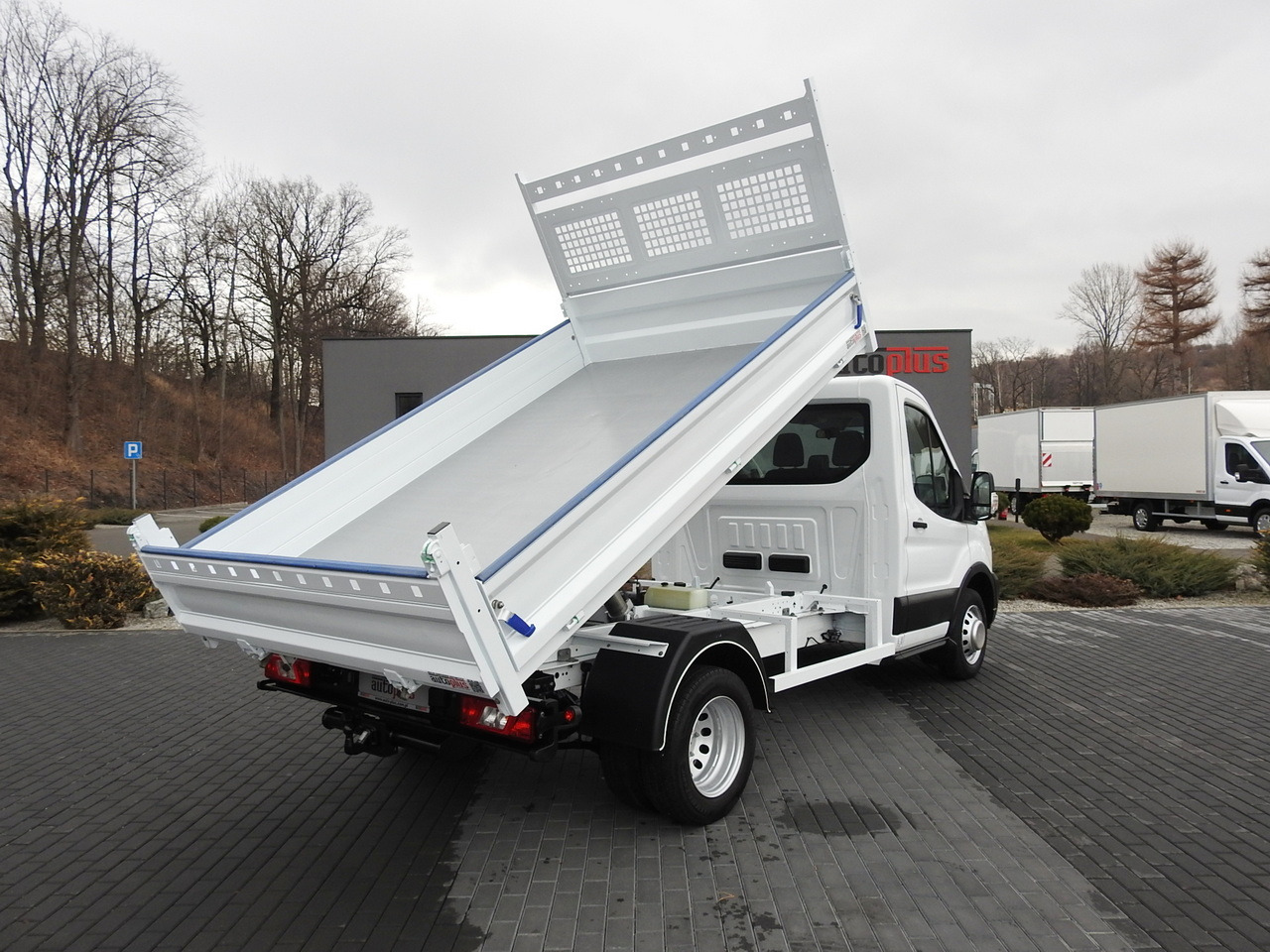 FORD TRANSIT TIPPER LED LIGHTS TWIN WHEELS AIR CONDITIONING 130HP - Volquete furgoneta: foto 3 FORD TRANSIT TIPPER LED LIGHTS TWIN WHEELS AIR CONDITIONING 130HP - Volquete furgoneta: foto 3