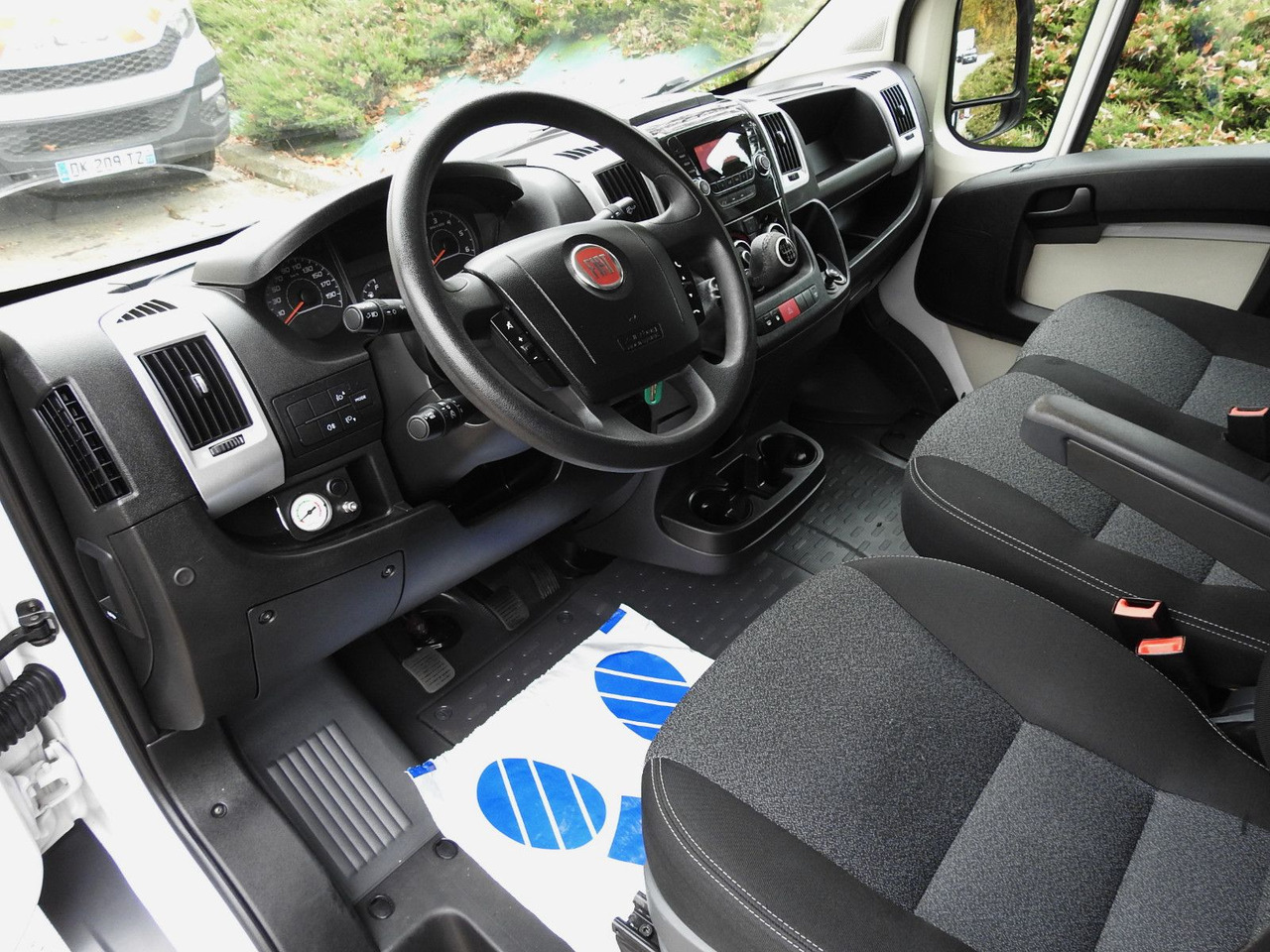 Fiat DUCATO PRITSCHE PLANE AUFZUG 8 PALETTEN WEBASTO - Furgoneta con caja de lona: foto 2 Fiat DUCATO PRITSCHE PLANE AUFZUG 8 PALETTEN WEBASTO - Furgoneta con caja de lona: foto 2