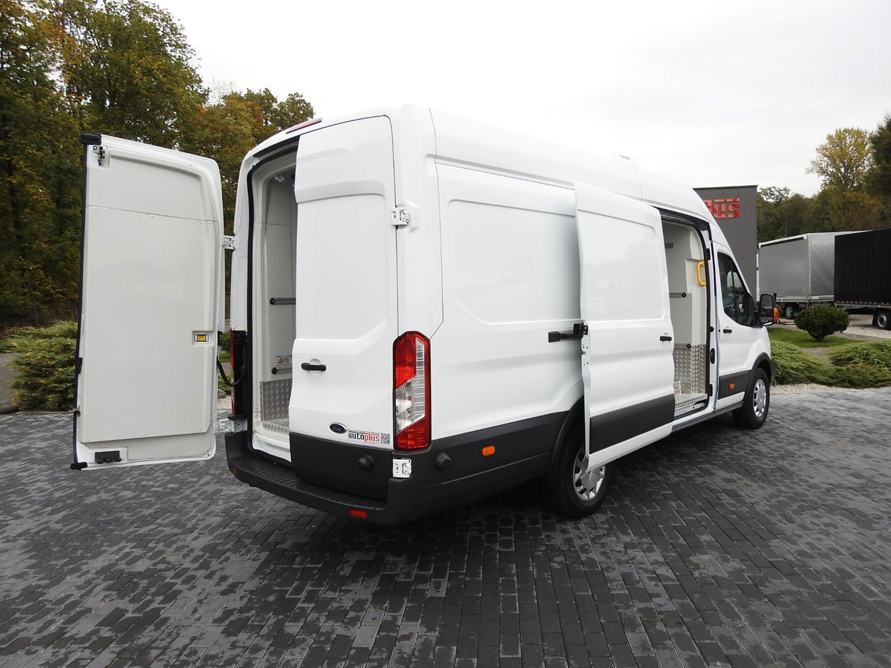 Ford TRANSIT KÜHLKASTENWAGEN 0*C HEIZFUNKTION Ford TRANSIT KÜHLKASTENWAGEN 0*C HEIZFUNKTION - Frigorífico furgoneta: foto 3 Ford TRANSIT KÜHLKASTENWAGEN 0*C HEIZFUNKTION Ford TRANSIT KÜHLKASTENWAGEN 0*C HEIZFUNKTION - Frigorífico furgoneta: foto 3