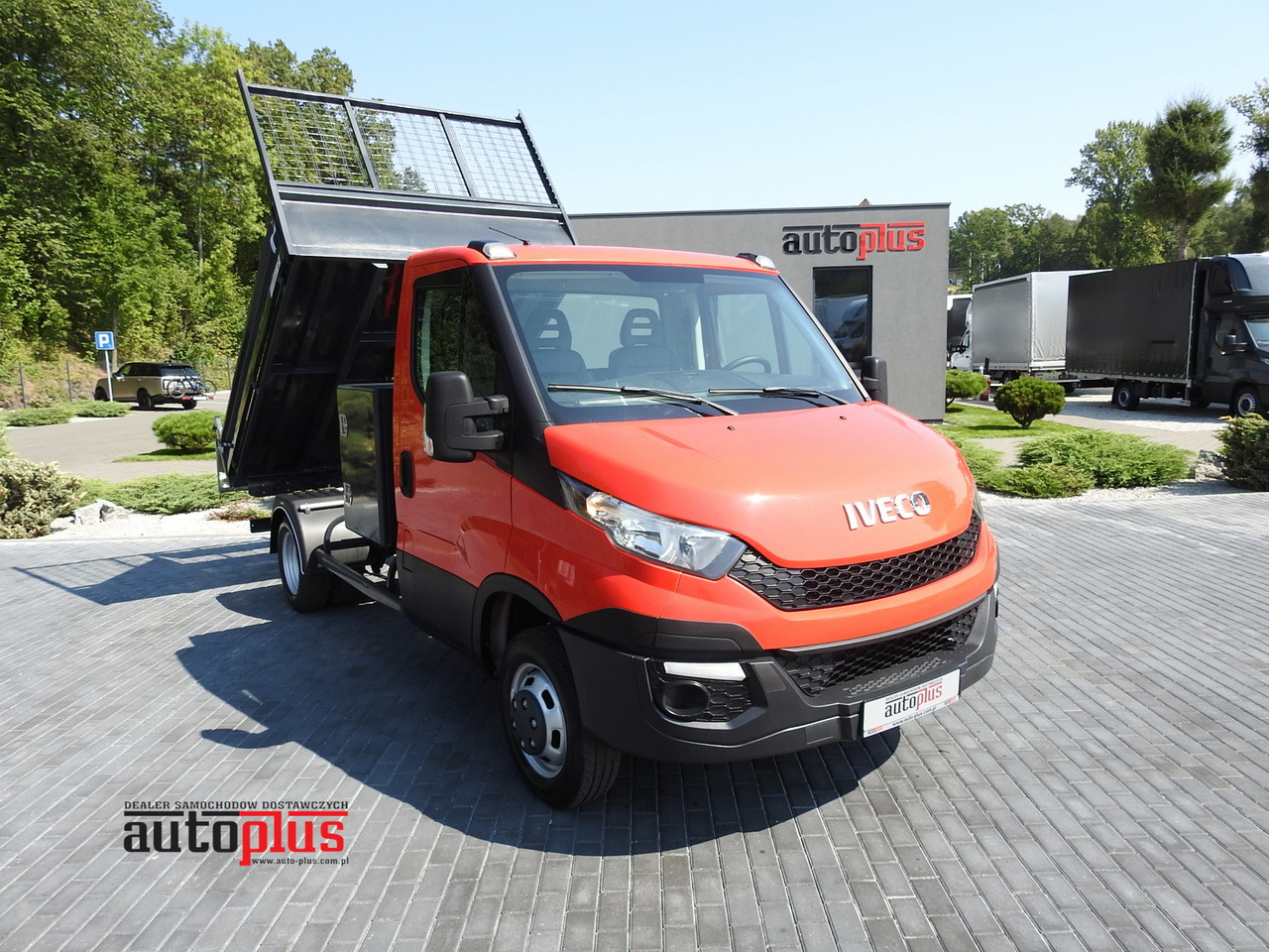 IVECO DAILY 35C13 TIPPER CRUISE CONTROL AIR CONDITIONING TWIN WHEELS 130HP - Volquete furgoneta: foto 1 IVECO DAILY 35C13 TIPPER CRUISE CONTROL AIR CONDITIONING TWIN WHEELS 130HP - Volquete furgoneta: foto 1