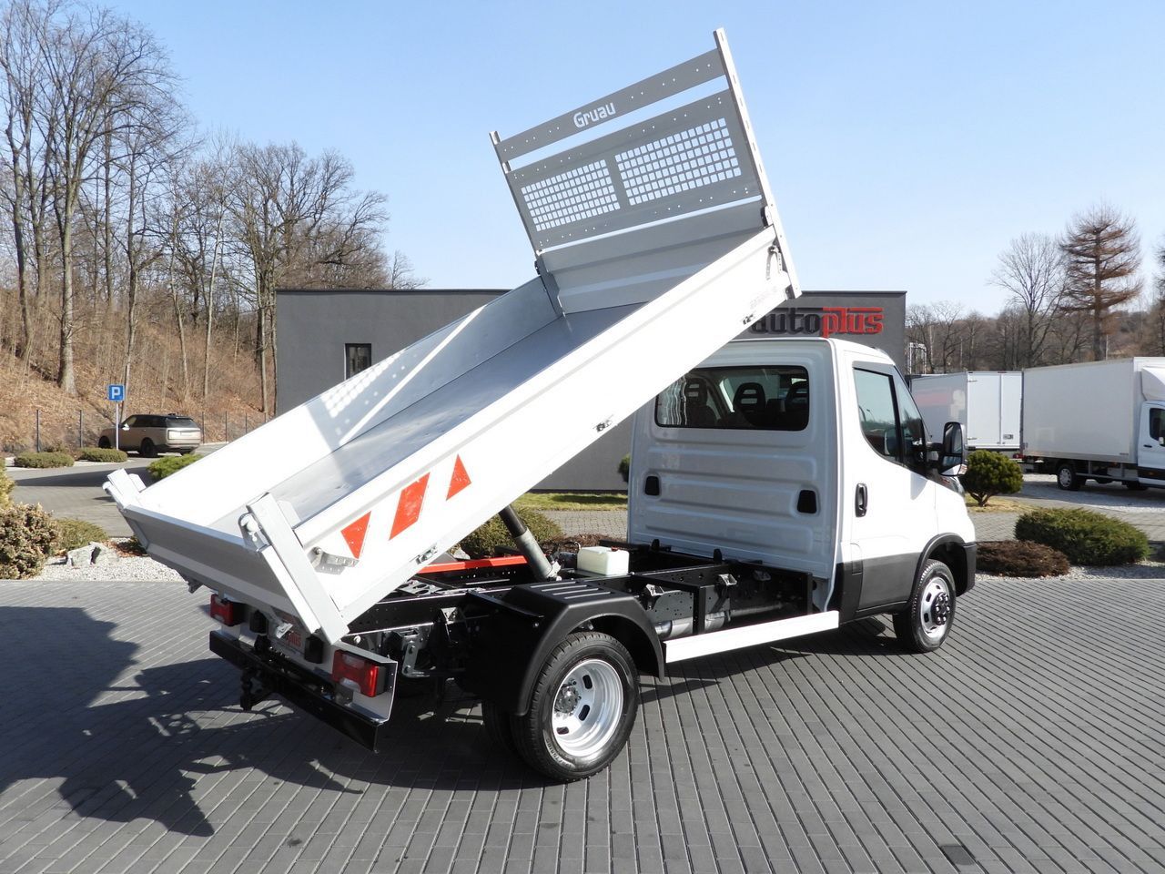 IVECO DAILY 35C14 TIPPER CRUISE CONTROL TWIN WHEELS AIR CONDITIONING 140HP - Volquete furgoneta: foto 3 IVECO DAILY 35C14 TIPPER CRUISE CONTROL TWIN WHEELS AIR CONDITIONING 140HP - Volquete furgoneta: foto 3
