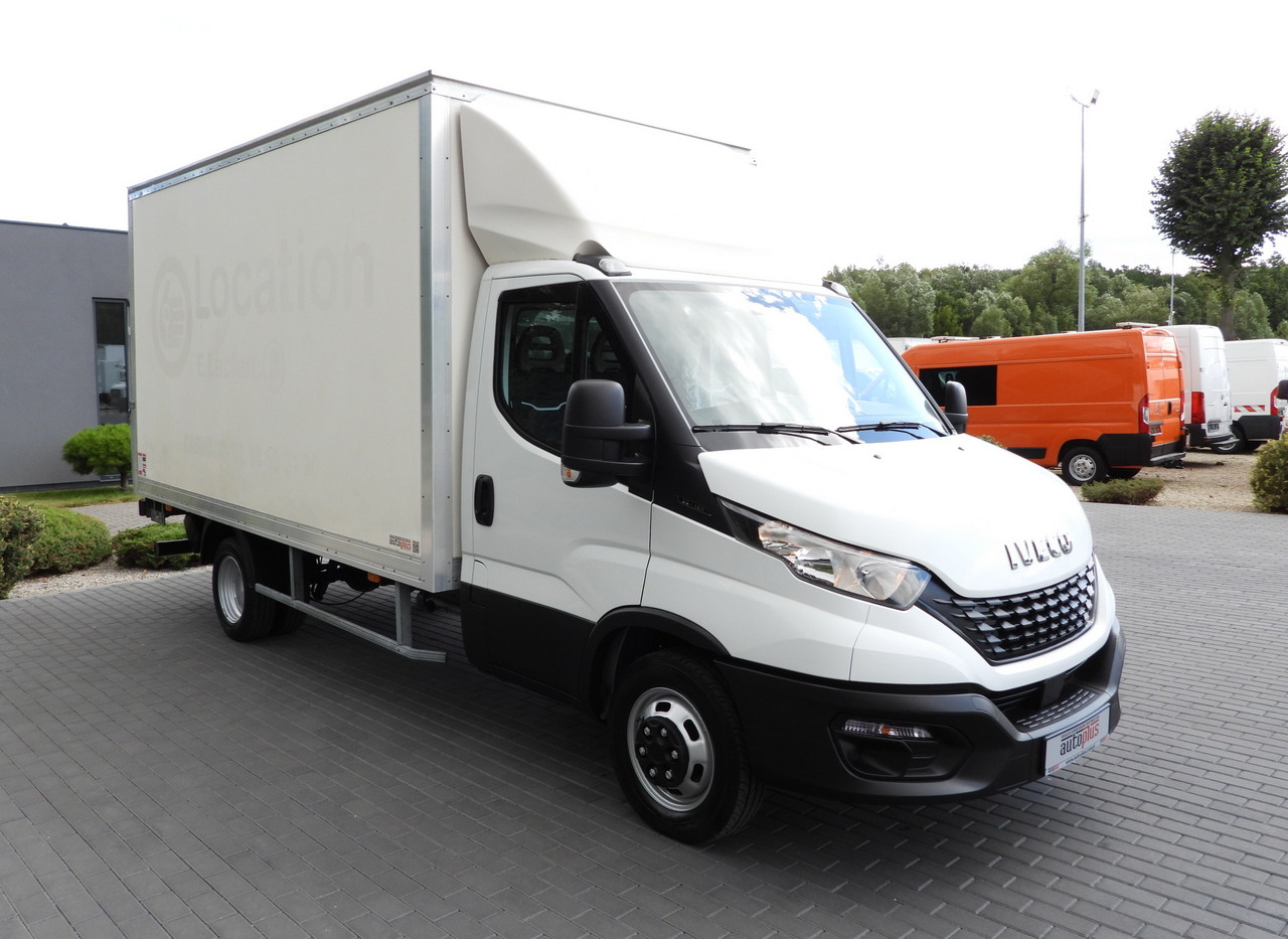 IVECO DAILY 35C16 BOX LIFT 8 PALLETS CRUISE CONTROL TWIN WHEELS AIR CONDITIONING 160HP - Furgoneta: foto 4 IVECO DAILY 35C16 BOX LIFT 8 PALLETS CRUISE CONTROL TWIN WHEELS AIR CONDITIONING 160HP - Furgoneta: foto 4