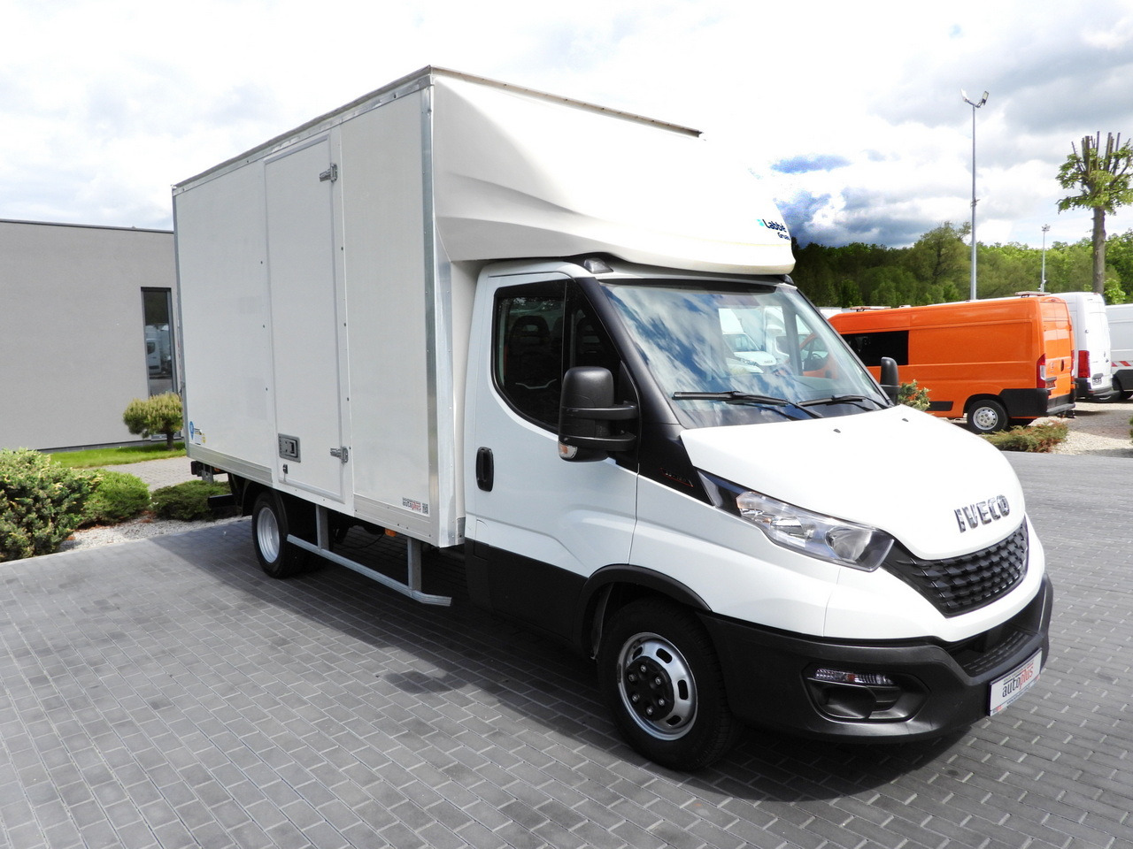 IVECO DAILY 35C16 BOX LIFT 8 PALLETS CRUISE CONTROL TWIN WHEELS AIR CONDITIONING 160HP - Furgoneta: foto 4 IVECO DAILY 35C16 BOX LIFT 8 PALLETS CRUISE CONTROL TWIN WHEELS AIR CONDITIONING 160HP - Furgoneta: foto 4