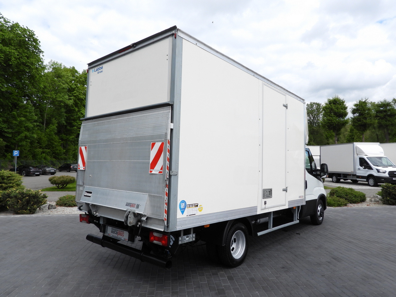 IVECO DAILY 35C16 BOX LIFT 8 PALLETS CRUISE CONTROL TWIN WHEELS AIR CONDITIONING 160HP - Furgoneta: foto 3 IVECO DAILY 35C16 BOX LIFT 8 PALLETS CRUISE CONTROL TWIN WHEELS AIR CONDITIONING 160HP - Furgoneta: foto 3