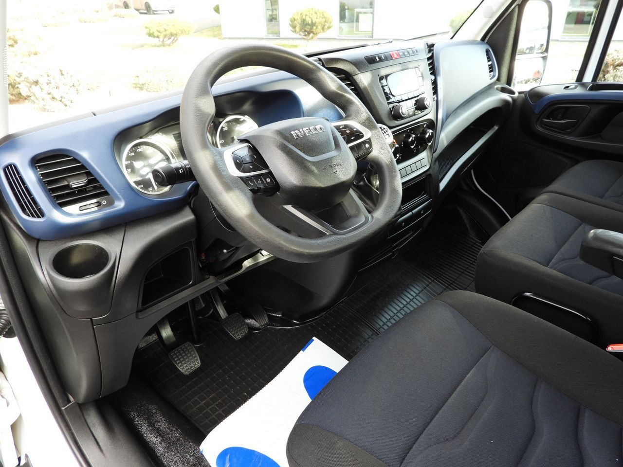 IVECO DAILY 35C16 STAKE BODY 10 PALLETS CRUISE CONTROL TWIN WHEELS AIR CONDITIONING 160HP - Caja abierta furgoneta: foto 2 IVECO DAILY 35C16 STAKE BODY 10 PALLETS CRUISE CONTROL TWIN WHEELS AIR CONDITIONING 160HP - Caja abierta furgoneta: foto 2