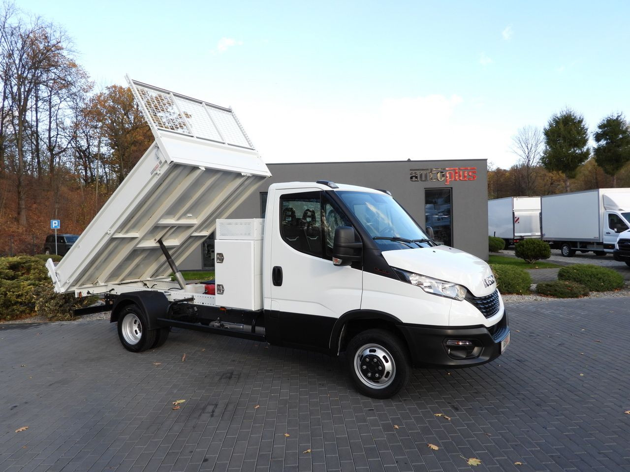 IVECO DAILY 35C16 TIPPER CRUISE CONTROL TWIN WHEELS AIR CONDITIONING 160HP - Volquete furgoneta: foto 1 IVECO DAILY 35C16 TIPPER CRUISE CONTROL TWIN WHEELS AIR CONDITIONING 160HP - Volquete furgoneta: foto 1