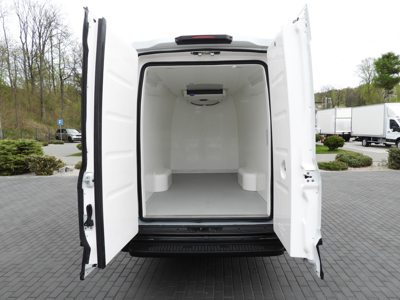 Frigorífico furgoneta IVECO DAILY 35S14 REFRIGERATOR VAN 0*C POWER SUPPLY 230V CRUISE CONTROL AUTOMATIC TRANSMISSION HI-MATIC AIR CONDITIONING  140HP: foto 15