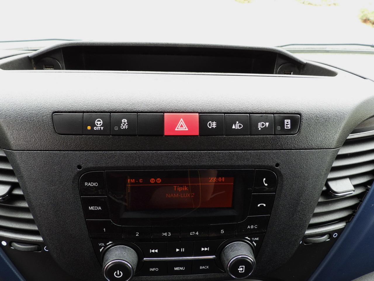 Frigorífico furgoneta IVECO DAILY 35S14 REFRIGERATOR VAN 0*C POWER SUPPLY 230V CRUISE CONTROL AUTOMATIC TRANSMISSION HI-MATIC AIR CONDITIONING  140HP: foto 44