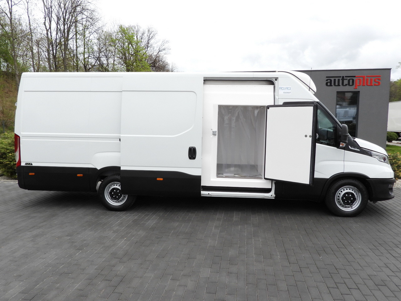Frigorífico furgoneta IVECO DAILY 35S14 REFRIGERATOR VAN 0*C POWER SUPPLY 230V CRUISE CONTROL AUTOMATIC TRANSMISSION HI-MATIC AIR CONDITIONING  140HP: foto 8