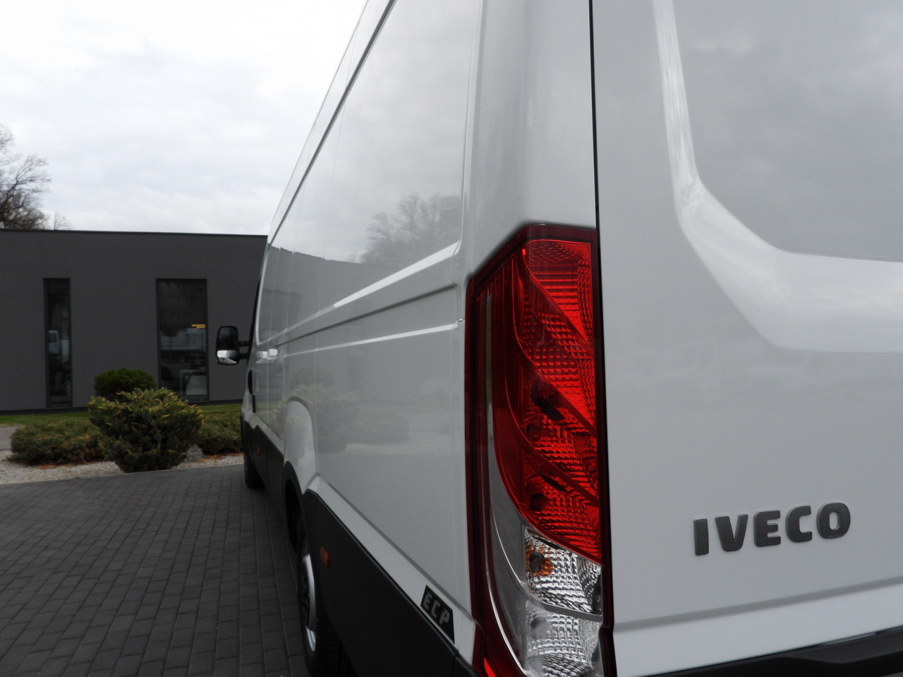 Frigorífico furgoneta IVECO DAILY 35S14 REFRIGERATOR VAN 0*C POWER SUPPLY 230V CRUISE CONTROL AUTOMATIC TRANSMISSION HI-MATIC AIR CONDITIONING  140HP: foto 23