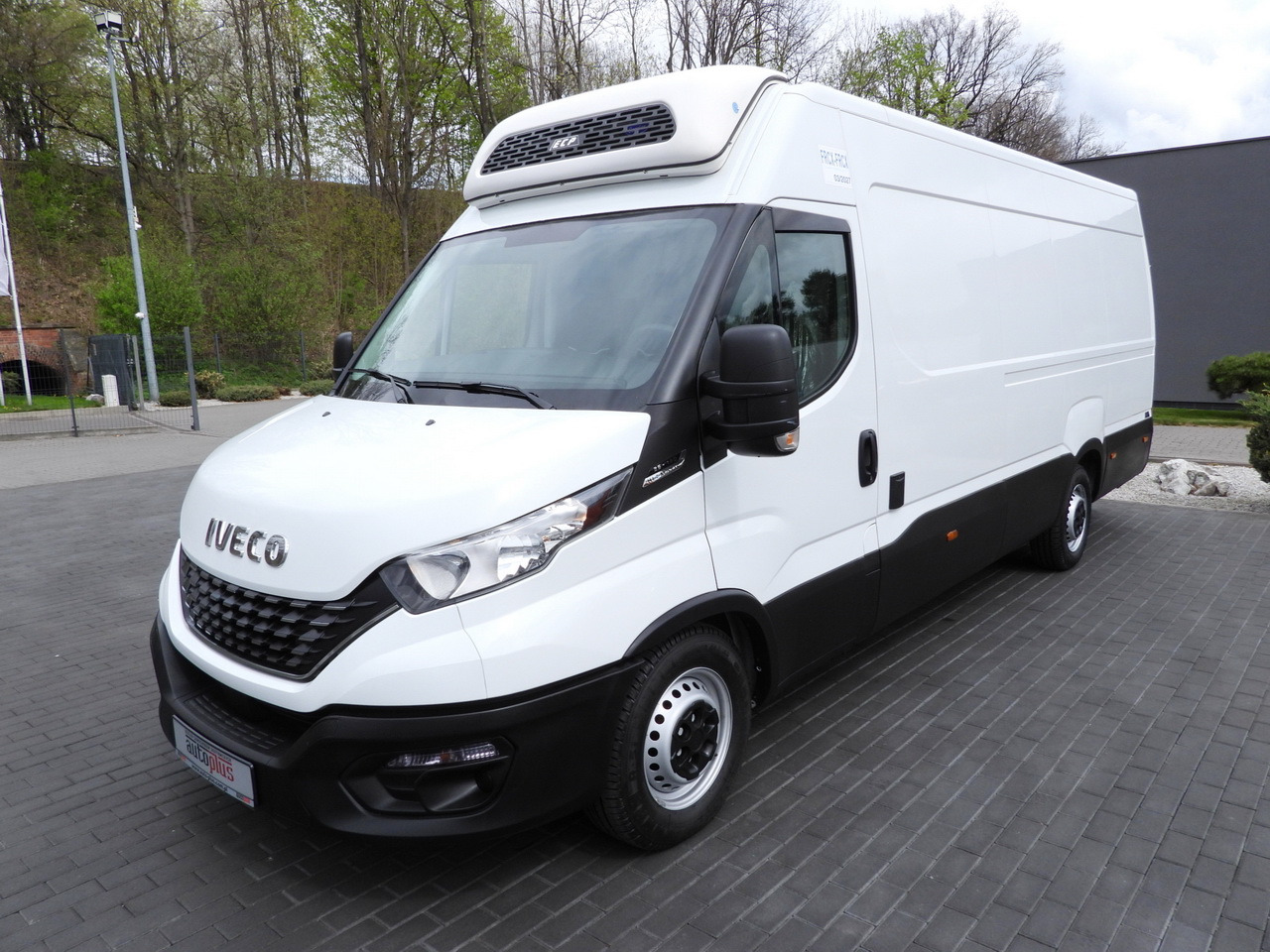 Frigorífico furgoneta IVECO DAILY 35S14 REFRIGERATOR VAN 0*C POWER SUPPLY 230V CRUISE CONTROL AUTOMATIC TRANSMISSION HI-MATIC AIR CONDITIONING  140HP: foto 6