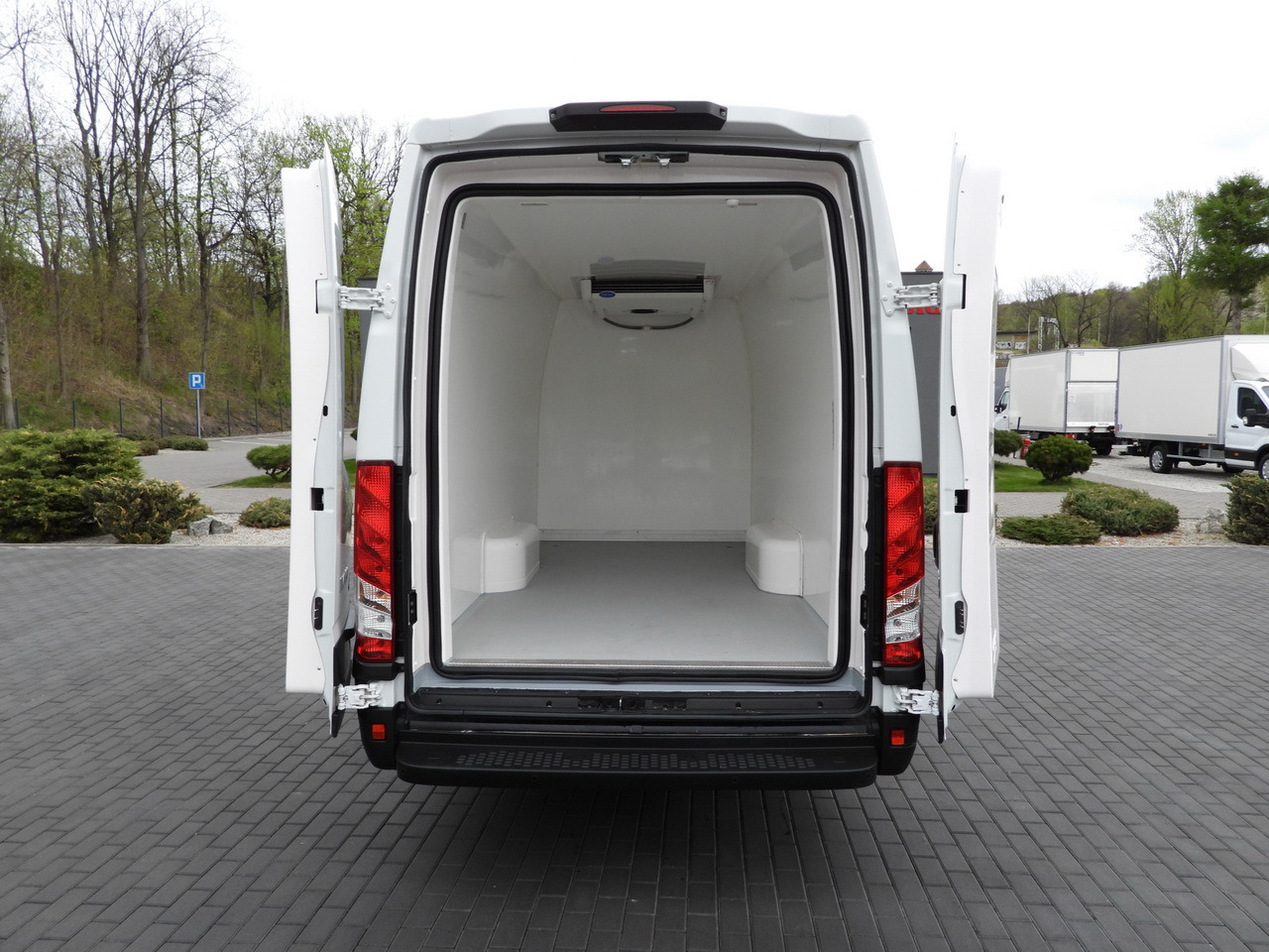 Frigorífico furgoneta IVECO DAILY 35S14 REFRIGERATOR VAN 0*C POWER SUPPLY 230V CRUISE CONTROL AUTOMATIC TRANSMISSION HI-MATIC AIR CONDITIONING  140HP: foto 16