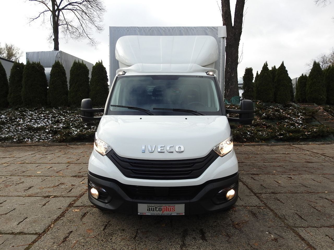 IVECO DAILY 35S16 NEW TARPAULIN LIFT 8 PALLETS CRUISE CONTROL AIR CONDITIONING 160HP - Furgoneta con caja de lona: foto 5 IVECO DAILY 35S16 NEW TARPAULIN LIFT 8 PALLETS CRUISE CONTROL AIR CONDITIONING 160HP - Furgoneta con caja de lona: foto 5