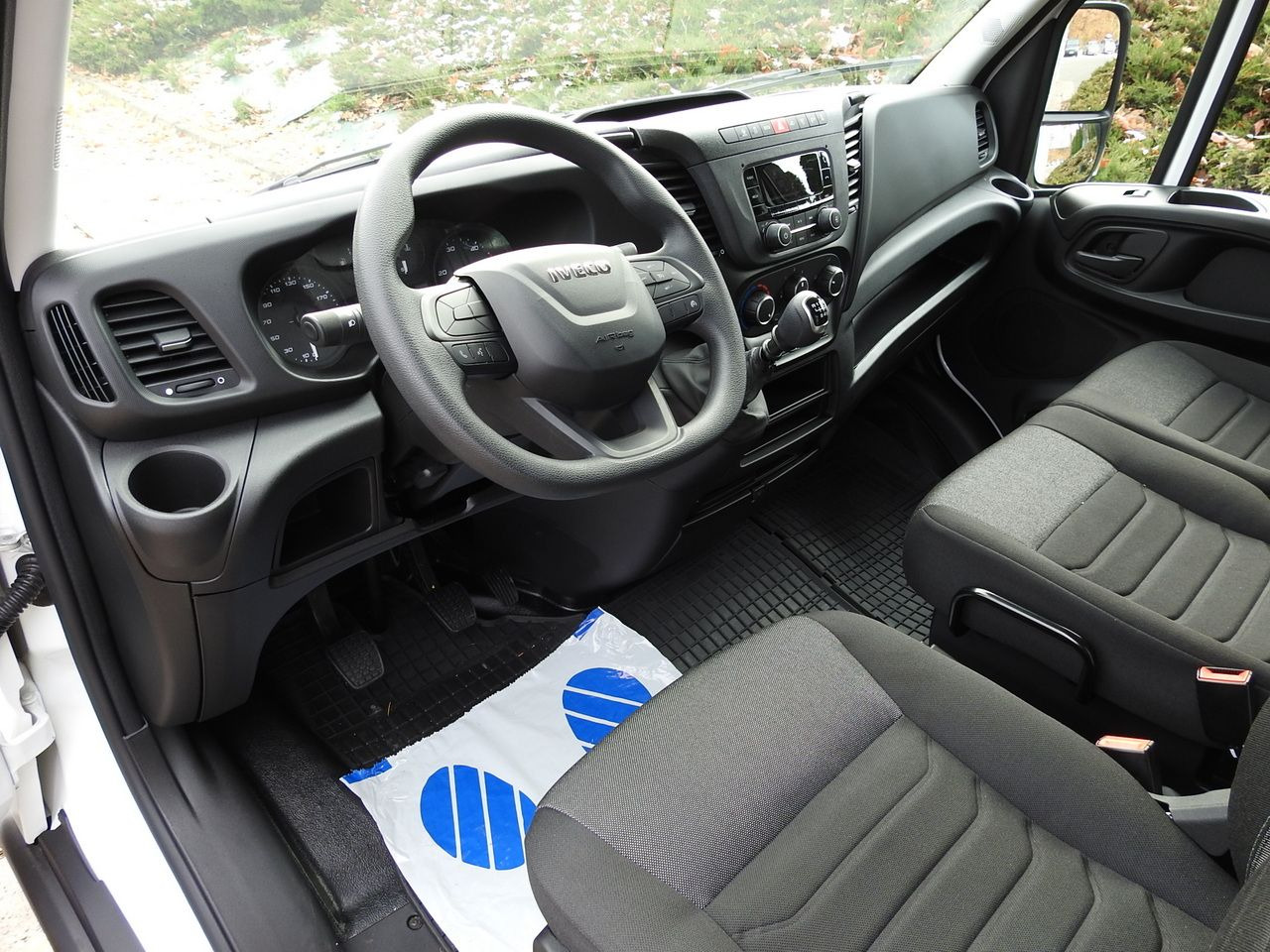 IVECO DAILY 35S16 NEW TARPAULIN LIFT 8 PALLETS CRUISE CONTROL AIR CONDITIONING 160HP - Furgoneta con caja de lona: foto 2 IVECO DAILY 35S16 NEW TARPAULIN LIFT 8 PALLETS CRUISE CONTROL AIR CONDITIONING 160HP - Furgoneta con caja de lona: foto 2