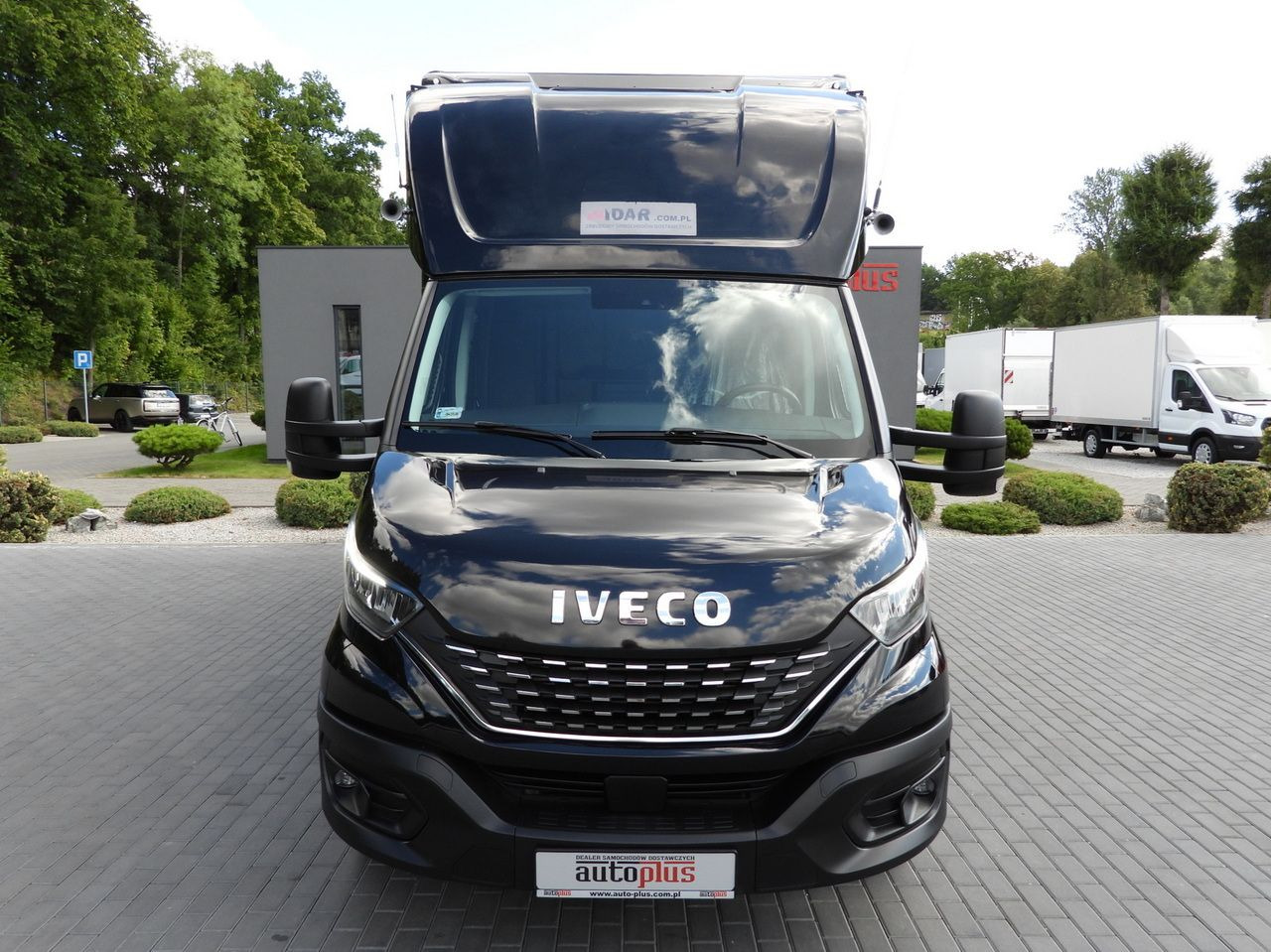 IVECO DAILY 35S18 BOX LIFT 8 PALLETS WEBASTO CRUISE CONTROL NAVIGATION LED LIGHTS PNEUMATICS AIR CONDITIONING 180HP - Furgoneta: foto 5 IVECO DAILY 35S18 BOX LIFT 8 PALLETS WEBASTO CRUISE CONTROL NAVIGATION LED LIGHTS PNEUMATICS AIR CONDITIONING 180HP - Furgoneta: foto 5