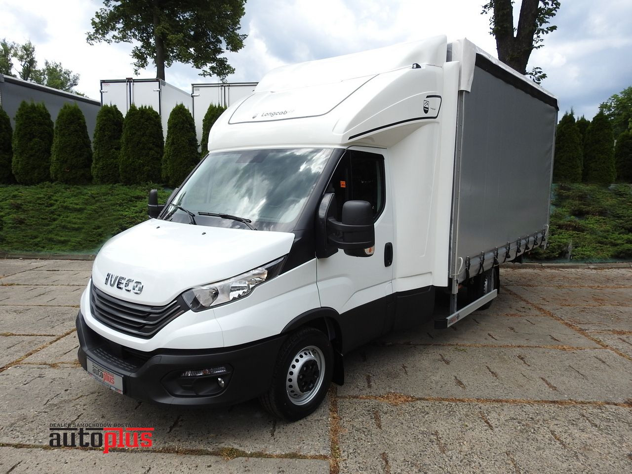 IVECO DAILY 35S18 NEW TARPAULIN WEBASTO CRUISE CONTROL AIR CONDITIONING 180HP - Furgoneta con caja de lona: foto 1 IVECO DAILY 35S18 NEW TARPAULIN WEBASTO CRUISE CONTROL AIR CONDITIONING 180HP - Furgoneta con caja de lona: foto 1