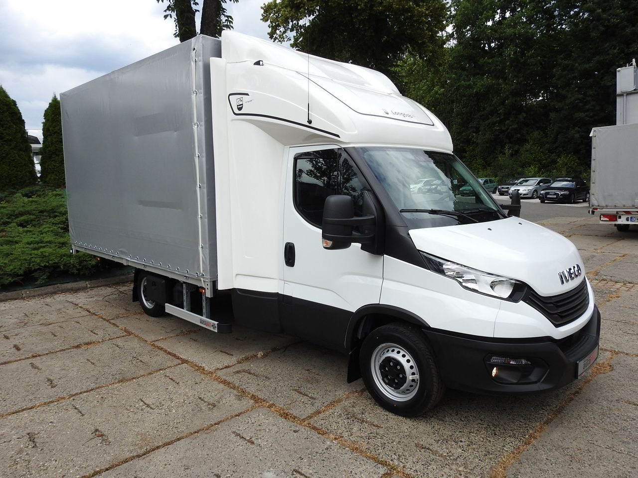 IVECO DAILY 35S18 NEW TARPAULIN WEBASTO CRUISE CONTROL AIR CONDITIONING 180HP - Furgoneta con caja de lona: foto 4 IVECO DAILY 35S18 NEW TARPAULIN WEBASTO CRUISE CONTROL AIR CONDITIONING 180HP - Furgoneta con caja de lona: foto 4