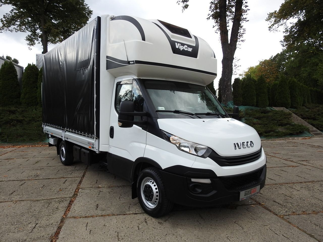 IVECO DAILY 35S18 TARPAULIN LIFT 8 PALLETS CRUISE CONTROL AIR CONDITIONING 180HP - Furgoneta con caja de lona: foto 4 IVECO DAILY 35S18 TARPAULIN LIFT 8 PALLETS CRUISE CONTROL AIR CONDITIONING 180HP - Furgoneta con caja de lona: foto 4