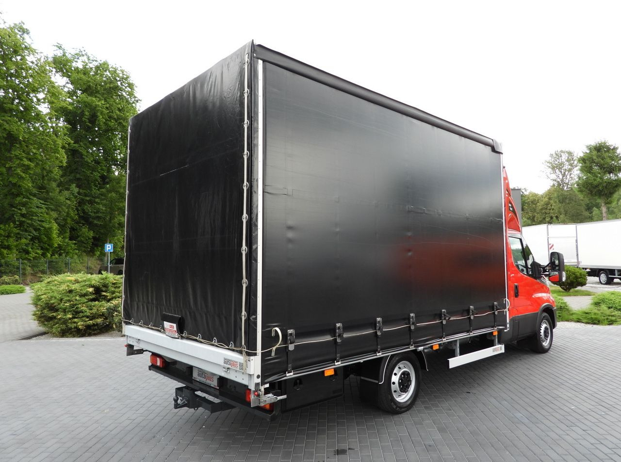 IVECO DAILY 35S21 TARPAULIN 10 PALLETS WEBASTO CRUISE CONTROL NAVIGATION LED LIGHTS PNEUMATICS AUTOMATIC TRANSMISSION HI-MATIC AIR CONDITIONING 210HP - Furgoneta con caja de lona: foto 3 IVECO DAILY 35S21 TARPAULIN 10 PALLETS WEBASTO CRUISE CONTROL NAVIGATION LED LIGHTS PNEUMATICS AUTOMATIC TRANSMISSION HI-MATIC AIR CONDITIONING 210HP - Furgoneta con caja de lona: foto 3