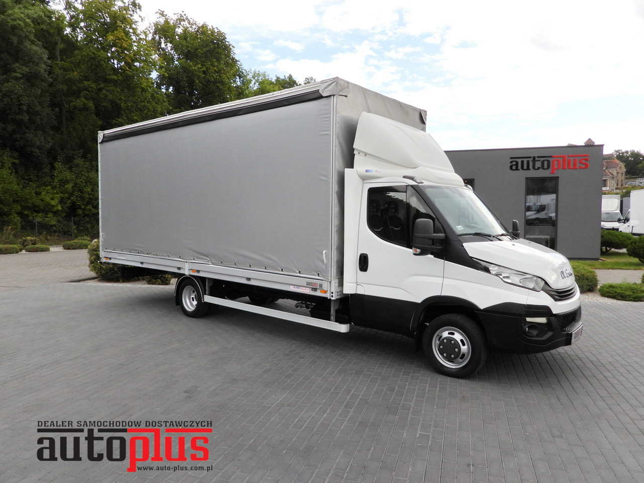IVECO DAILY 50C15 TARPAULIN 12 PALLETS CRUISE CONTROL TWIN WHEELS AIR CONDITIONING  150HP - Furgoneta con caja de lona: foto 1 IVECO DAILY 50C15 TARPAULIN 12 PALLETS CRUISE CONTROL TWIN WHEELS AIR CONDITIONING  150HP - Furgoneta con caja de lona: foto 1