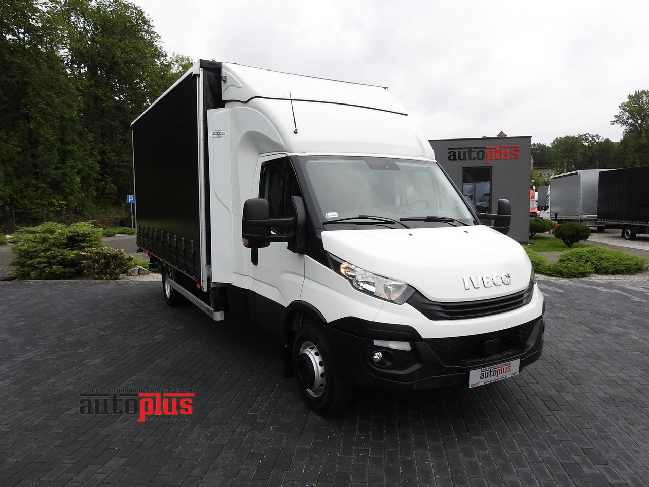 IVECO DAILY 70C18 TARPAULIN LIFT 12 PALLETS WEBASTO CRUISE CONTROL TWIN WHEELS AIR CONDITIONING 180HP - Furgoneta con caja de lona: foto 1 IVECO DAILY 70C18 TARPAULIN LIFT 12 PALLETS WEBASTO CRUISE CONTROL TWIN WHEELS AIR CONDITIONING 180HP - Furgoneta con caja de lona: foto 1