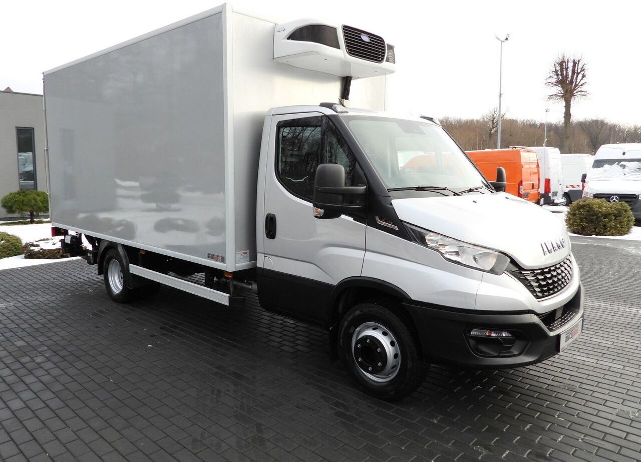 IVECO DAILY 72C18 REGRIGERATOR BOX -10*C LIFT 9 PALLETS POWER SUPPLY 230V CRUISE CONTROL NAVIGATION PNEUMATICS AUTOMATIC TRANSMISSION HI-MATIC TWIN WHEELS AIR CONDITIONING 180HP - Frigorífico camión: foto 4 IVECO DAILY 72C18 REGRIGERATOR BOX -10*C LIFT 9 PALLETS POWER SUPPLY 230V CRUISE CONTROL NAVIGATION PNEUMATICS AUTOMATIC TRANSMISSION HI-MATIC TWIN WHEELS AIR CONDITIONING 180HP - Frigorífico camión: foto 4