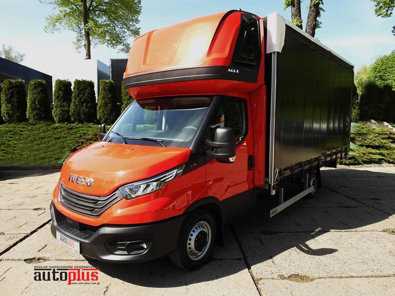 IVECO DAILY NEW TARPAULIN 10 PALLETS WEBASTO CRUISE CONTROL NAVIGATION AIR CONDITIONING LED LIGHTS 180HP - Furgoneta con caja de lona: foto 1 IVECO DAILY NEW TARPAULIN 10 PALLETS WEBASTO CRUISE CONTROL NAVIGATION AIR CONDITIONING LED LIGHTS 180HP - Furgoneta con caja de lona: foto 1