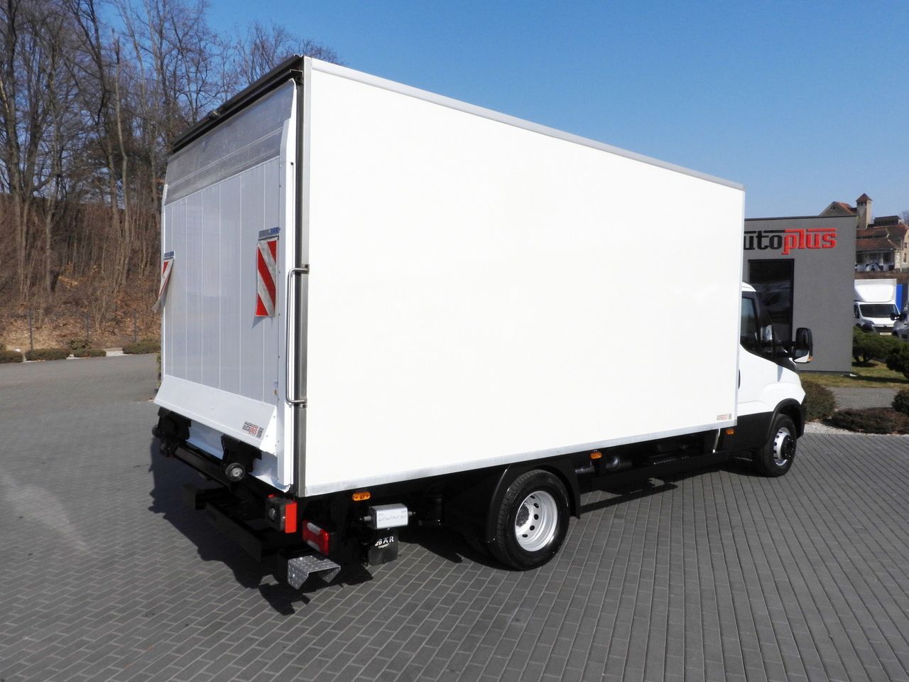 IVECO DAILY REGRIGERATOR BOX -10*C LIFT 9 PALLETS POWER SUPPLY 230V CRUISE CONTROL PNEUMATICS AUTOMATIC TRANSMISSION HI-MATIC TWIN WHEELS AIR CONDITIONING 170HP - Frigorífico camión: foto 3 IVECO DAILY REGRIGERATOR BOX -10*C LIFT 9 PALLETS POWER SUPPLY 230V CRUISE CONTROL PNEUMATICS AUTOMATIC TRANSMISSION HI-MATIC TWIN WHEELS AIR CONDITIONING 170HP - Frigorífico camión: foto 3