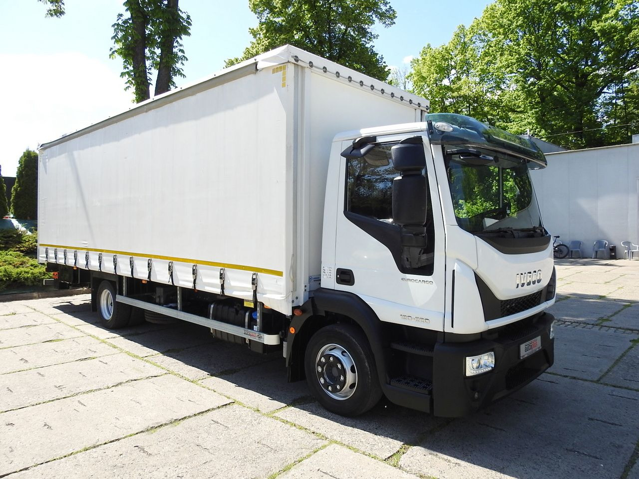 IVECO EUROCARGO 120 - 220 TARPAULIN LIFT 20 PALLETS LED LIGHTS AUTOMATIC TRANSMISSION HI-MATIC TWIN WHEELS AIR CONDITIONING 220HP - Furgoneta con caja de lona: foto 4 IVECO EUROCARGO 120 - 220 TARPAULIN LIFT 20 PALLETS LED LIGHTS AUTOMATIC TRANSMISSION HI-MATIC TWIN WHEELS AIR CONDITIONING 220HP - Furgoneta con caja de lona: foto 4